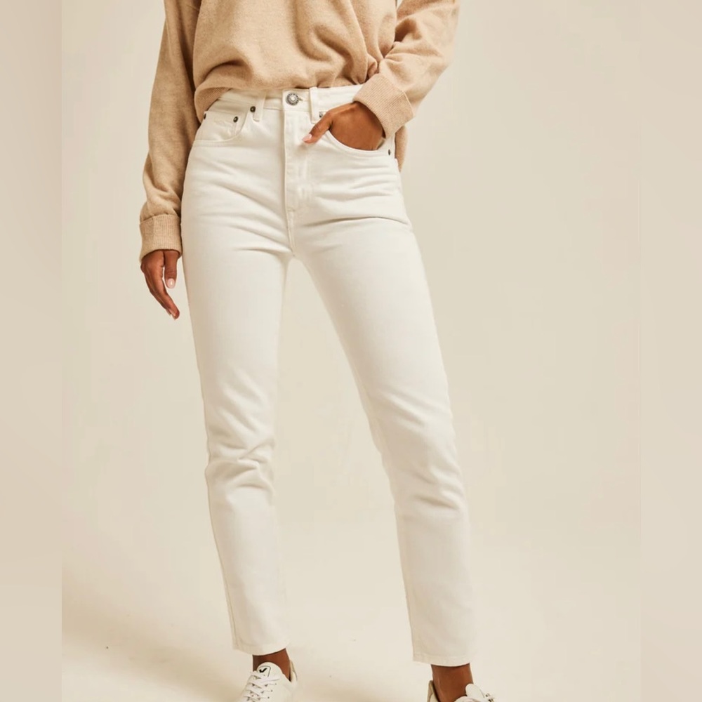 Beaufort & Blake Sway Ecru Mom Jeans. UK Size 8. Color: Ecru.